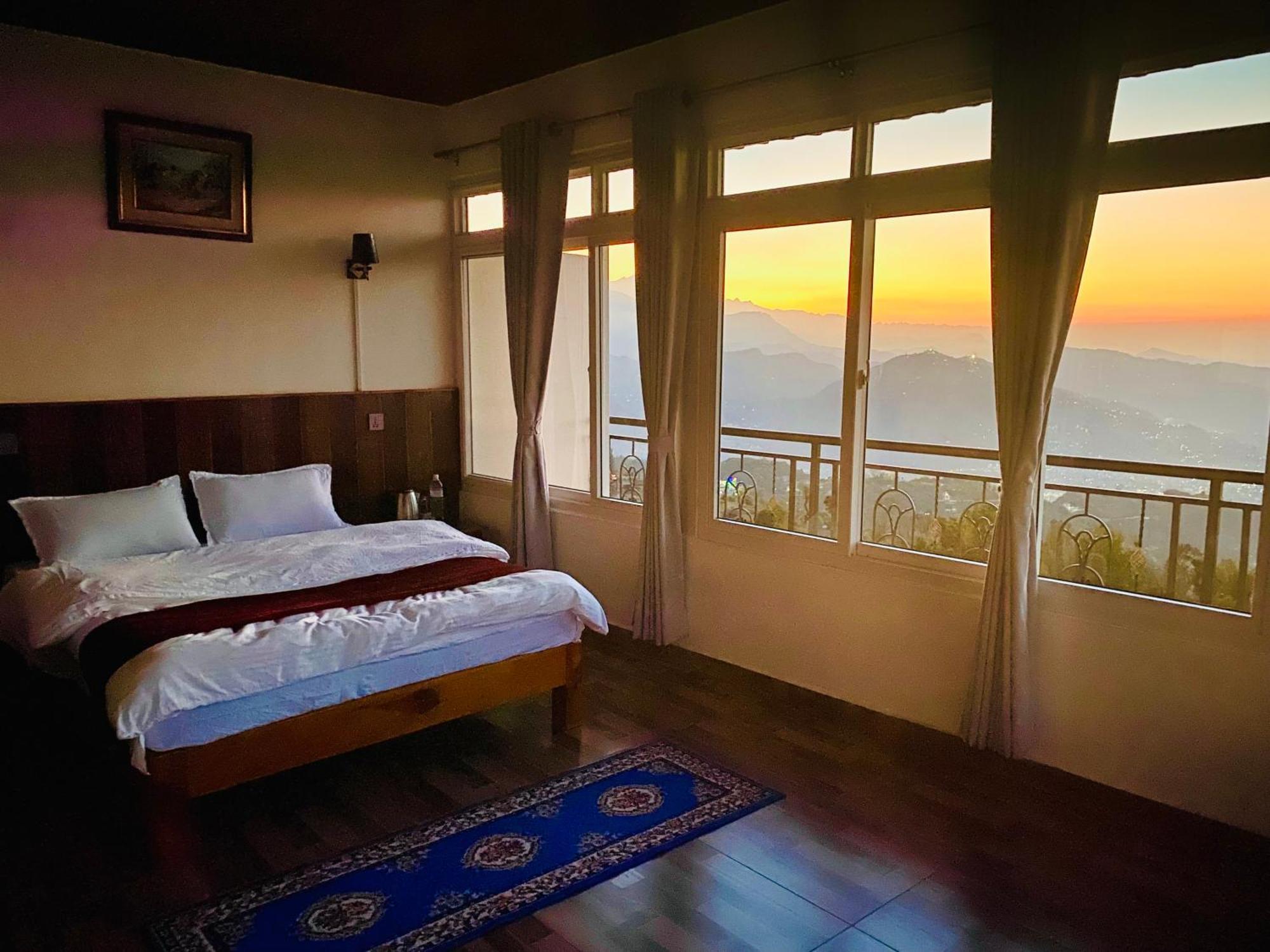 פוקהרה Panoramic View Guest House Sarangkot מראה חיצוני תמונה